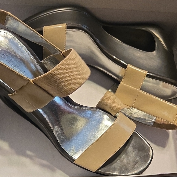 Calvin Klein Cream and Silver Sandals with Modern Design - Picture 1 of 1